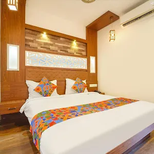 *** Hotel Fabexpress Qube India